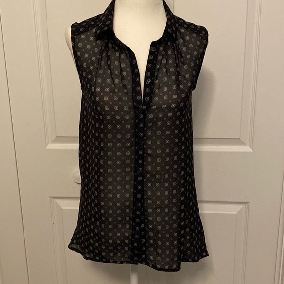 H&M button down top - Picture 1 of 4
